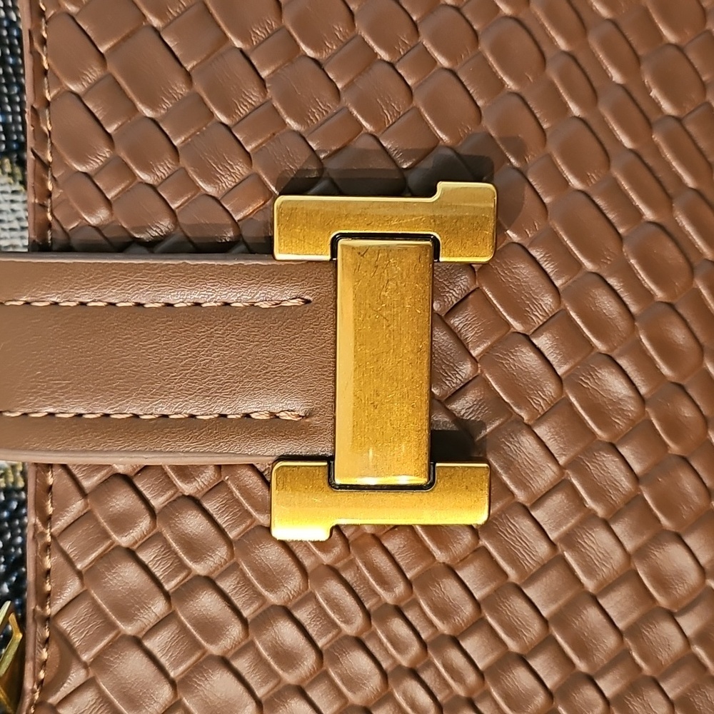 Elegant Panova London Vienna Brown Crossbody Bag - Picture 4 of 5